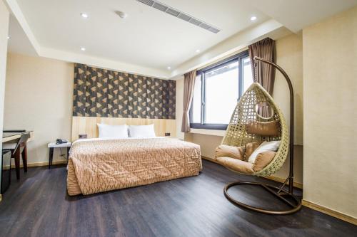 Red Hotel in Yuanlin Township Red Hotel in Yuanlin Township
