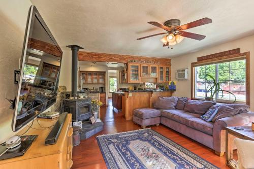 Pet-Friendly Mount Shasta Home with Hot Tub! in Mount Shasta (CA) Pet-Friendly Mount Shasta Home with Hot Tub! in Mount Shasta (CA)