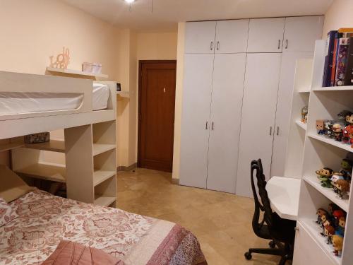 Habitacion con bano privado, desayuno y traslados al aeropuerto in Samborondon Habitacion con bano privado, desayuno y traslados al aeropuerto in Samborondon