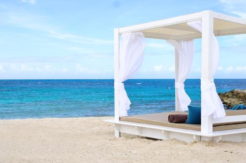 Strand, Zoëtry® Curaçao Resort & Spa- All Inclusive in Wishi Strand, Zoëtry® Curaçao Resort & Spa- All Inclusive in Wishi