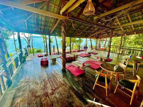 Exterior view, The Cliff Hostel, M'pay Bay in Koh Rong Sanloem Exterior view, The Cliff Hostel, M'pay Bay in Koh Rong Sanloem