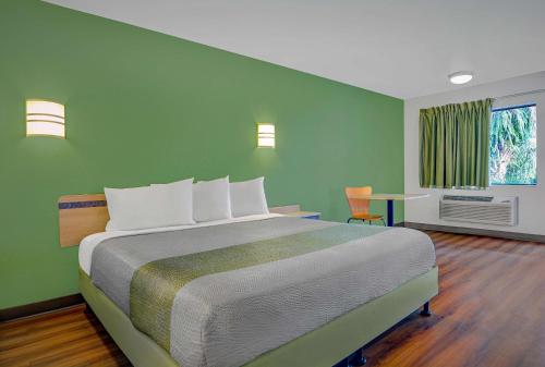 Motel 6 Tallahassee, FL - Downtown in Tallahassee (FL) Motel 6 Tallahassee, FL - Downtown in Tallahassee (FL)