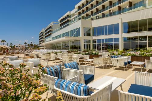 Pub/Lounge, Chrysomare Beach Hotel & Resort in Ayia Napa Pub/Lounge, Chrysomare Beach Hotel & Resort in Ayia Napa