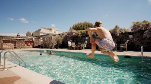 Úszómedence, Finest Retreats - Historic Castle on River Tamar in Halton Quay Úszómedence, Finest Retreats - Historic Castle on River Tamar in Halton Quay