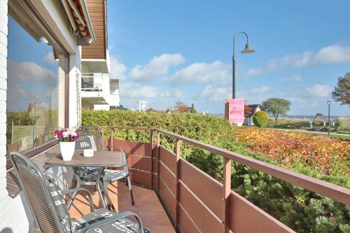 Balcony/terrace, Haus Strandallee 24 Haus Strandallee 24 - Appartement Seemanns Meeresblick in Timmendorfer Strand City Center Balcony/terrace, Haus Strandallee 24 Haus Strandallee 24 - Appartement Seemanns Meeresblick in Timmendorfer Strand City Center