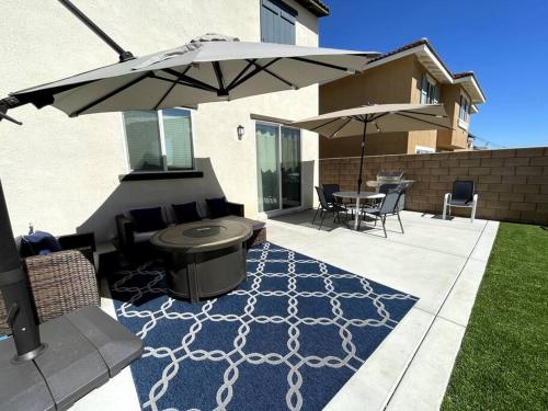 Spacious Modern Home in Sierra Lakes Fontana in Fontana (CA) Spacious Modern Home in Sierra Lakes Fontana in Fontana (CA)