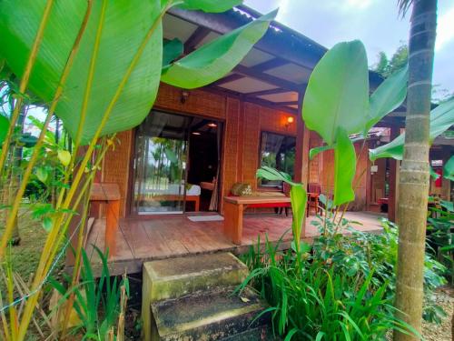 ポクサイ ガム リゾート (Phoxay Ngam Resort) in ポーンサヴァン ポクサイ ガム リゾート (Phoxay Ngam Resort) in ポーンサヴァン