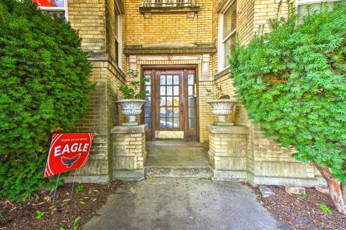 Historic Oak Park Apartment Near Dtwn Chicago in Oak Park Historic Oak Park Apartment Near Dtwn Chicago in Oak Park
