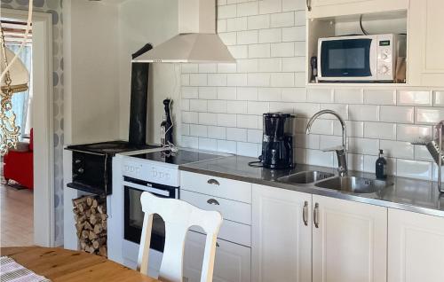 Kitchen, 2 Bedroom Beautiful Home In Braas in Braås Kitchen, 2 Bedroom Beautiful Home In Braas in Braås