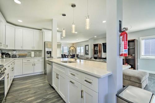 Long Branch Getaway Grill, 1 Block to Beach! in Long Branch (New Jersey) Long Branch Getaway Grill, 1 Block to Beach! in Long Branch (New Jersey)