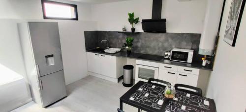 Facilities, Suites Rive Gauche - DUPLEX Region FONTAINEBLEAU - Chez Marc in Cannes Ecluse Facilities, Suites Rive Gauche - DUPLEX Region FONTAINEBLEAU - Chez Marc in Cannes Ecluse