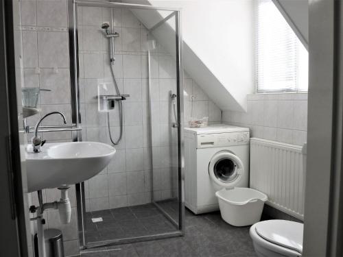 Bathroom, Quietly located holiday home against the Lemelerberg in Lemele Bathroom, Quietly located holiday home against the Lemelerberg in Lemele
