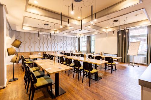 餐廳, 祖爾波斯酒店 (Hotel zur Borse) in 哈默爾恩市中心 餐廳, 祖爾波斯酒店 (Hotel zur Borse) in 哈默爾恩市中心