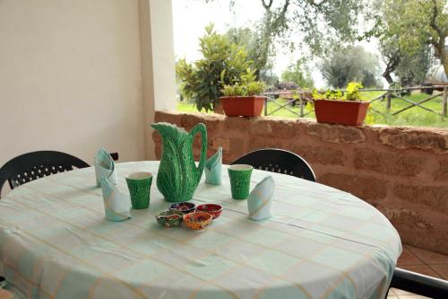 陽台/露台, 瑪瑟利亞卡普里利酒店 (B&B Masseria Caporelli) in 聖科斯坦蒂諾卡拉布羅 陽台/露台, 瑪瑟利亞卡普里利酒店 (B&B Masseria Caporelli) in 聖科斯坦蒂諾卡拉布羅