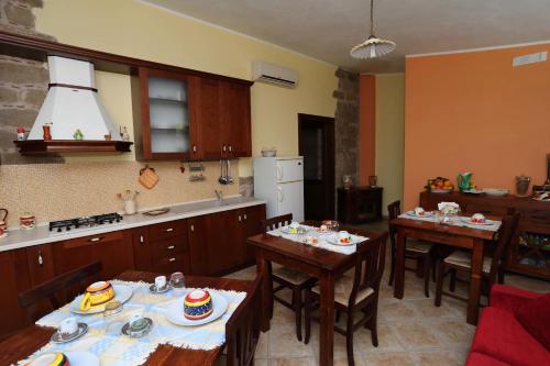 餐廳, 瑪瑟利亞卡普里利酒店 (B&B Masseria Caporelli) in 聖科斯坦蒂諾卡拉布羅 餐廳, 瑪瑟利亞卡普里利酒店 (B&B Masseria Caporelli) in 聖科斯坦蒂諾卡拉布羅