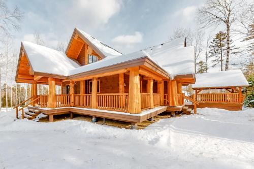 Snow Lion in Carrabassett Valley (ME) Snow Lion in Carrabassett Valley (ME)