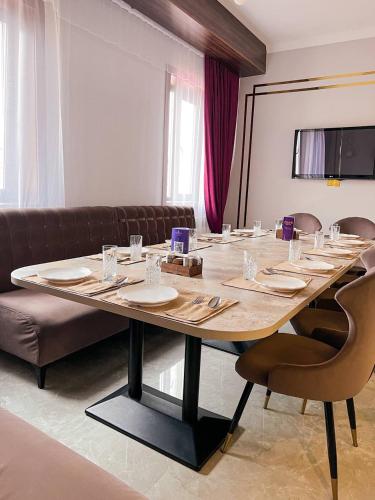 Essen und Erfrischungen, Rush Hotel in Atyrau Essen und Erfrischungen, Rush Hotel in Atyrau