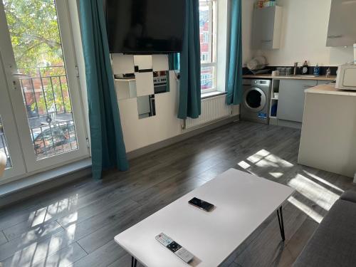 Konyha, Cosy Stay In Birmingham by Villazu in Smethwick Konyha, Cosy Stay In Birmingham by Villazu in Smethwick