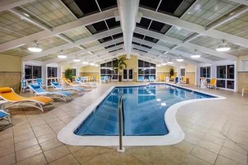 Úszómedence, Holiday Inn Gulfport-Airport By IHG in Gulfport (Mississippi) Úszómedence, Holiday Inn Gulfport-Airport By IHG in Gulfport (Mississippi)