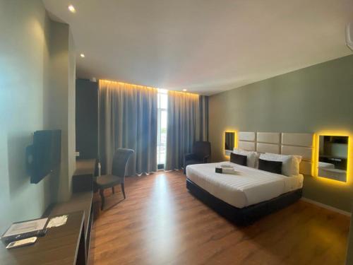 Stirling Suites Hotel & Serviced Apartment in ミリ Stirling Suites Hotel & Serviced Apartment in ミリ