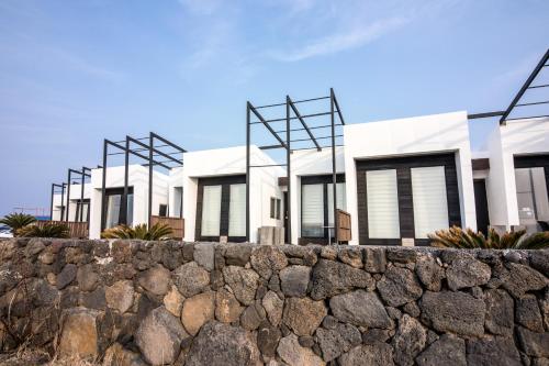 Exterior view, Aqua BEAutique Pool Villas in Jeju Exterior view, Aqua BEAutique Pool Villas in Jeju