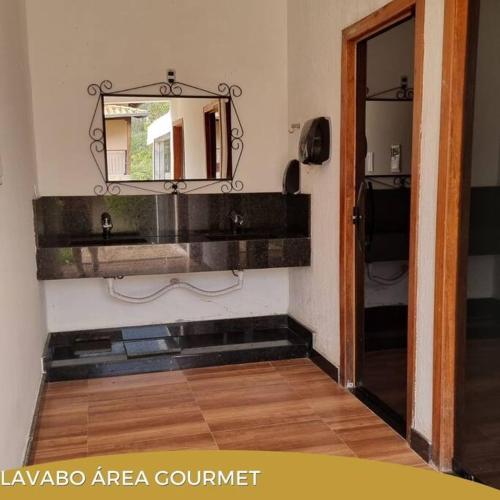 Casa encantadora com piscina, sauna, Jacuzzi e área gourmet (Dara House e eventos com piscina aquecida, sauna, Jacuzzi e area gourmet para festas de ate 200 pess) in Cachoeira do Campo Casa encantadora com piscina, sauna, Jacuzzi e área gourmet (Dara House e eventos com piscina aquecida, sauna, Jacuzzi e area gourmet para festas de ate 200 pess) in Cachoeira do Campo