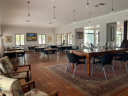 F&B, Otjibamba Lodge in 오트지와론고 F&B, Otjibamba Lodge in 오트지와론고