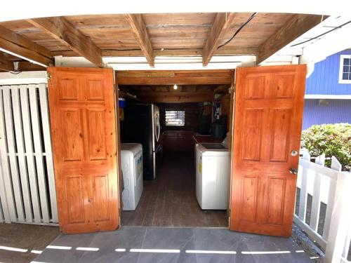 Bejárat, Ocean Breeze Villa Rentals in Oak Ridge Bejárat, Ocean Breeze Villa Rentals in Oak Ridge