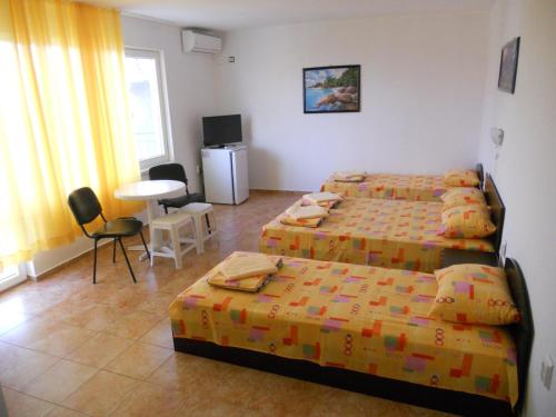 "Ahtopol"-rooms for rent-free parking 100 meters away in Akhtopol "Ahtopol"-rooms for rent-free parking 100 meters away in Akhtopol