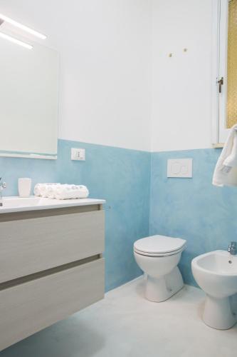Bathroom, Villetta Beatrice a 200 mt dal mare di Torre Pali in Lido Marini Bathroom, Villetta Beatrice a 200 mt dal mare di Torre Pali in Lido Marini