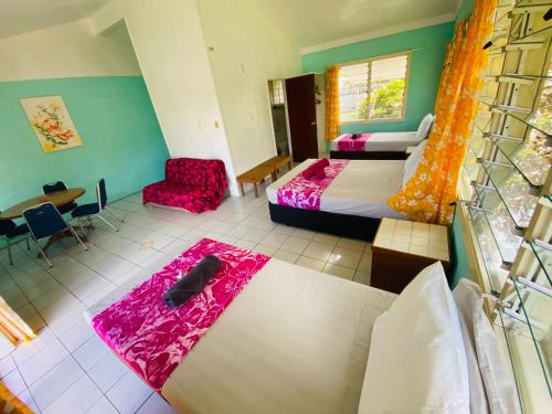 Cama, Sunny Beach Lodge in Aitutaki Cama, Sunny Beach Lodge in Aitutaki