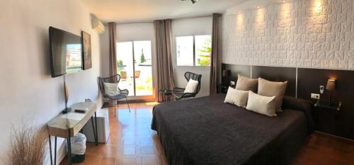 Hostal Casa Mercedes in Nerja City Center Hostal Casa Mercedes in Nerja City Center