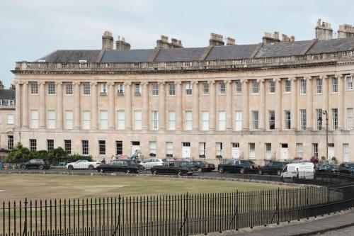 View, Stylish Royal Crescent Apartment in Lower Weston View, Stylish Royal Crescent Apartment in Lower Weston