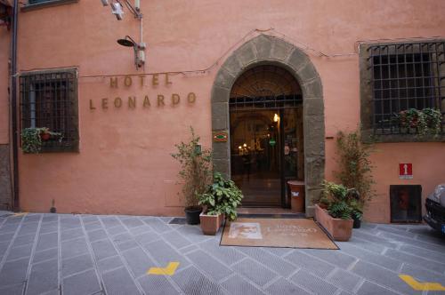 Entrance, Hotel Leonardo in Pisa Entrance, Hotel Leonardo in Pisa