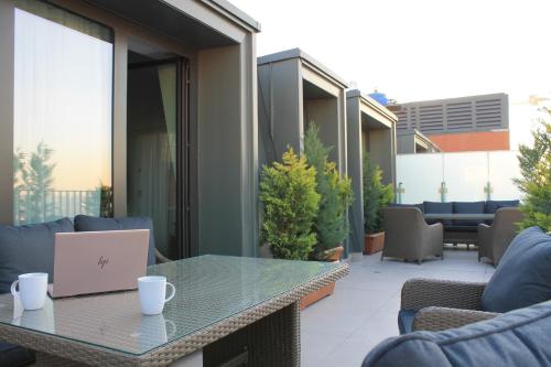 Balcony/terrace, Garlon Residence in İstanbul Balcony/terrace, Garlon Residence in İstanbul
