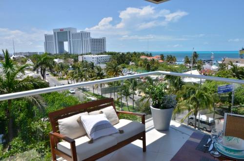 TAKH Sea View Apartment