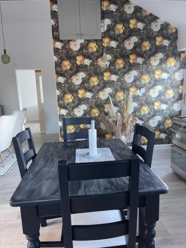 Cosy apartment with fire stove in Athlone Cosy apartment with fire stove in Athlone