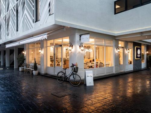 Lucky Hotel Bangkok, Sukhumvit 26 near Thong Lo BTS Station Lucky Hotel Bangkok, Sukhumvit 26 near Thong Lo BTS Station