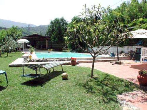 Swimming pool, Serenity House in Folignano Swimming pool, Serenity House in Folignano