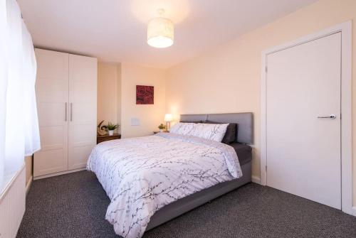 City Home from Home - Peaceful, Cosy & Modern 2Bed house