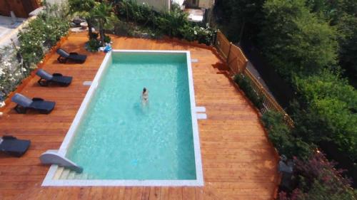 Piscina, B&B la Curt del Böff (B&B la Curt del Boff) in Lasnigo Piscina, B&B la Curt del Böff (B&B la Curt del Boff) in Lasnigo
