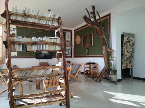 This photo about Dali Erhai Ai Yuan Xuan Inn Sea View Hostel shared on HyHotel.com