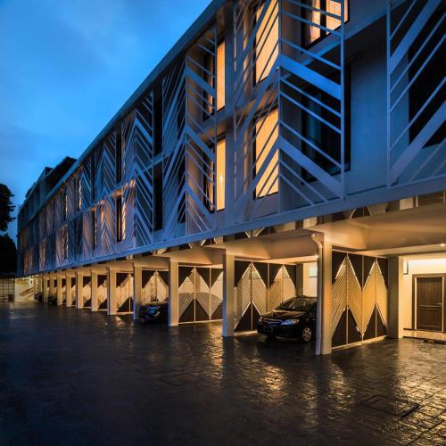 Lucky Hotel Bangkok, Sukhumvit 26 near Thong Lo BTS Station Lucky Hotel Bangkok, Sukhumvit 26 near Thong Lo BTS Station