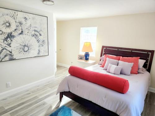 Quiet Vacation Oasis 5 minutes from the beach! 10 minutes from West Palm Airport in Lantana (FL) Quiet Vacation Oasis 5 minutes from the beach! 10 minutes from West Palm Airport in Lantana (FL)