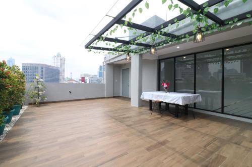 Balcony/terrace, Flamenco Urban Living in Monas Balcony/terrace, Flamenco Urban Living in Monas