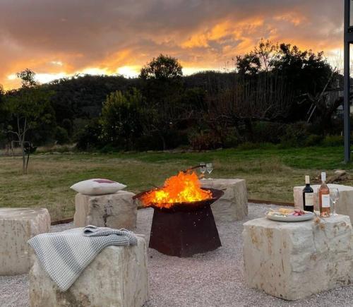 Charming Farmstay, Expansive Views & Custom Bar in Moolarben Charming Farmstay, Expansive Views & Custom Bar in Moolarben