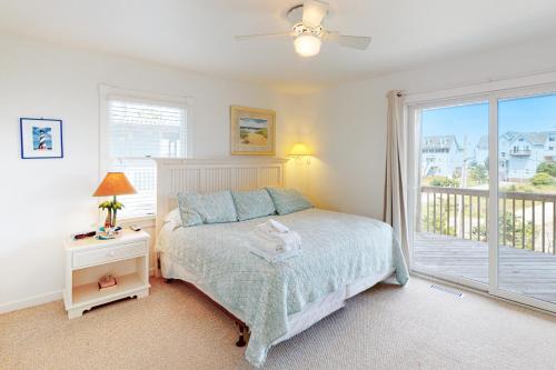 Pelican Paradise 770