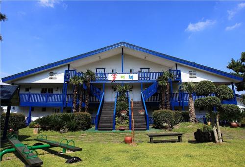 Blooming Hill pension near Teseum Jeju Blooming Hill pension near Teseum Jeju