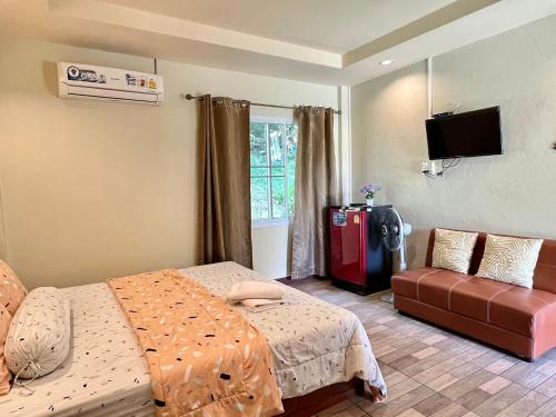 นพรัตน์การ์เด้นฮิลล์ in Uthai Thani นพรัตน์การ์เด้นฮิลล์ in Uthai Thani