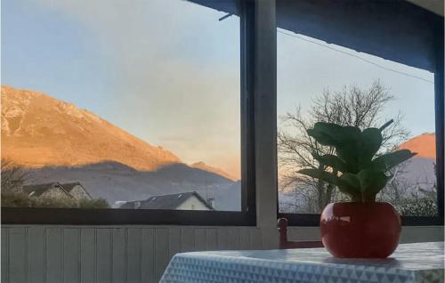 View, Gorgeous Home In Osse-En-Aspe With Wifi in Osse-en-Aspe View, Gorgeous Home In Osse-En-Aspe With Wifi in Osse-en-Aspe